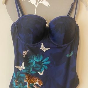 Gorgeous shape wear 🩱 bathing suit!